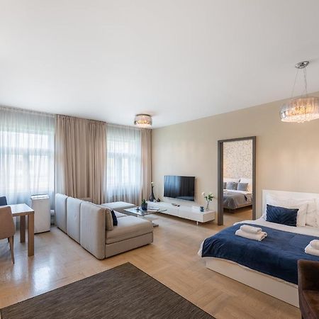 Апартаменти New Luxury Apt With Ac&Parking In The Center Of Прага Екстер'єр фото